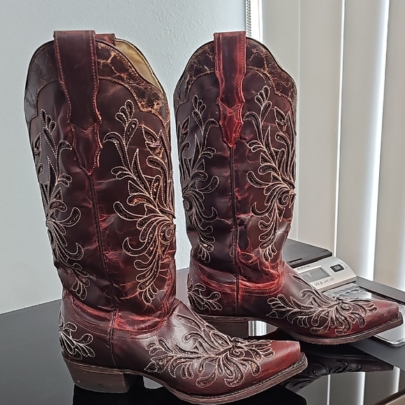 Stetson Brown Heeled Boots with Intricate Embroidery - Picture 5 of 13
